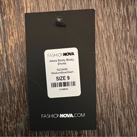 Fashion Nova Alexis Booty Booty Shorts - Medium Blue Wash - Size 9 NEW WITH TAGS - Picture 7 of 8